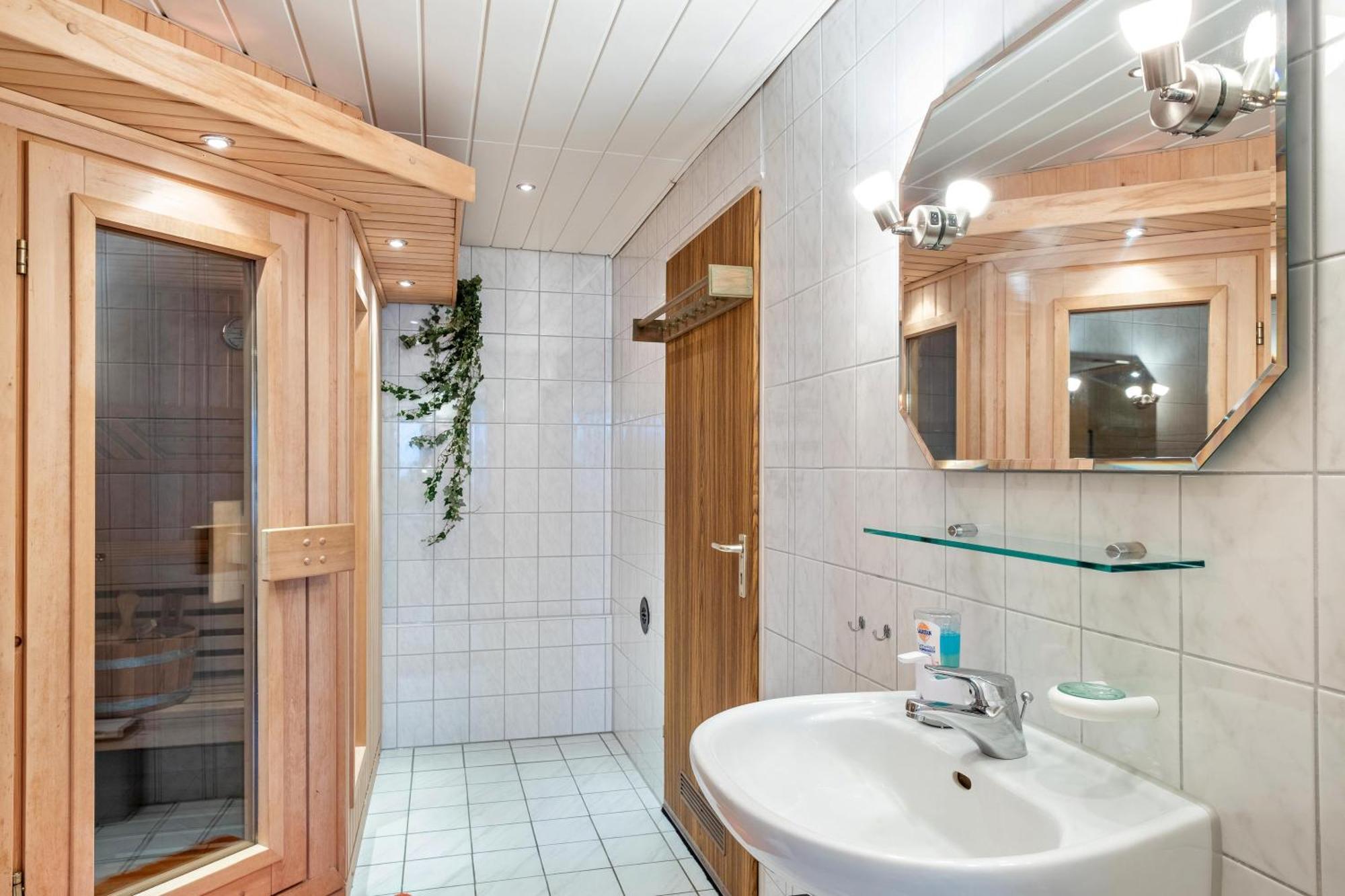 Ferienwohnung Bei Franka Mit Sauna Friburgo em Brisgóvia Exterior foto
